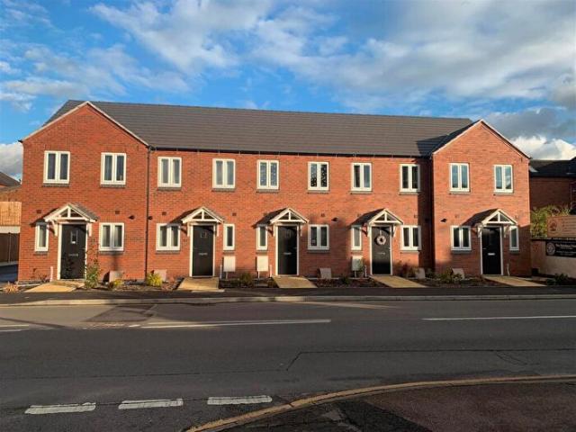 2 Bedroom Town House To Rent In High Street, Whetstone, Leicester, LE8