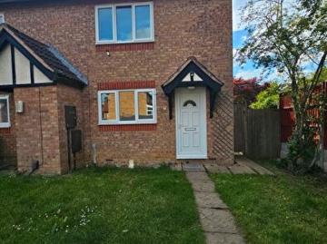 2 Bedroom Town House To Rent In Honeysuckle Road, Hamilton, Leicester, LE5