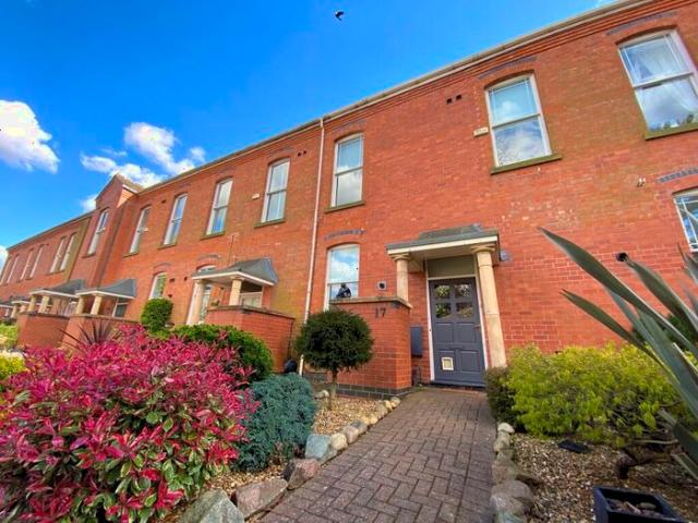 2 Bedroom Town House To Rent In Westminster Drive, Upper Saxondale, NG12