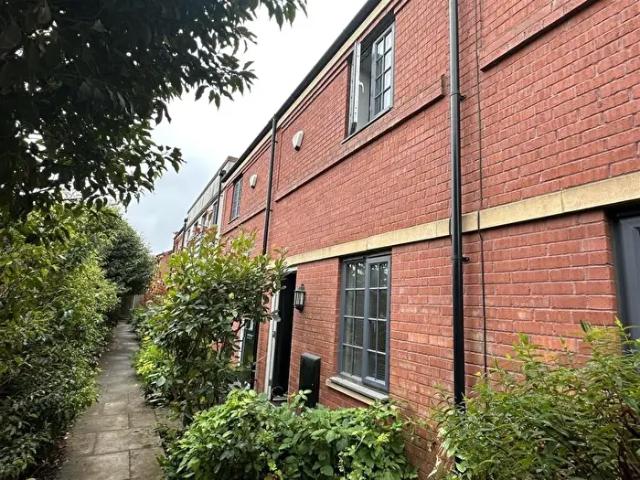 2 Bedroom Town House To Rent In Wolsey Island Way, Leicester, LE4
