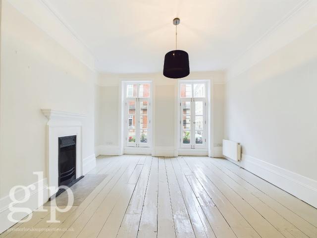 2 Bedroom Town House, Beak Street, Soho, W1F
