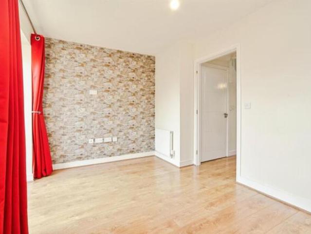 2 bedroom town house for sale in Brompton Drive, Bradford, BD10