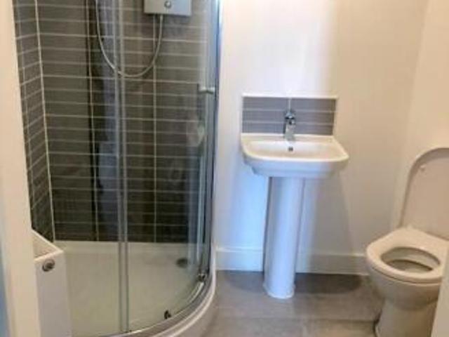 2 bedroom town house for rent in Coltman Way, Seacroft, Leeds, LS14