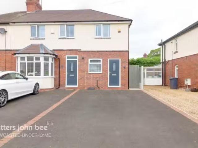 2 bedroom town house for rent in Newcastle Road, Crewe, CW3
