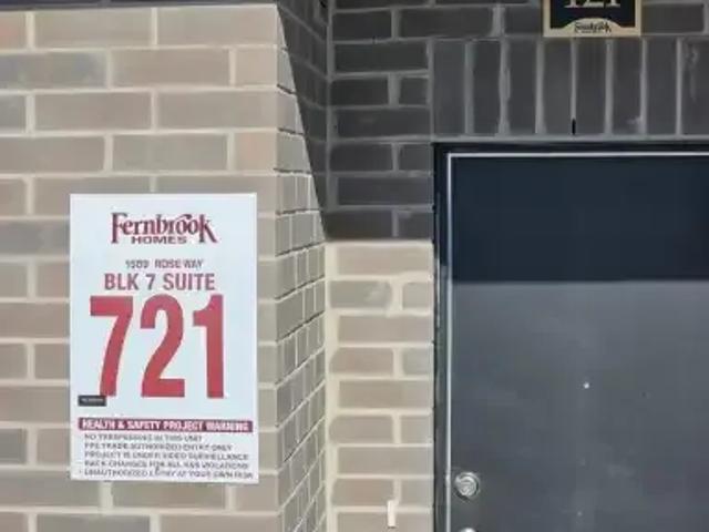 2 Bedroom Townhouse Milton ON 105543513