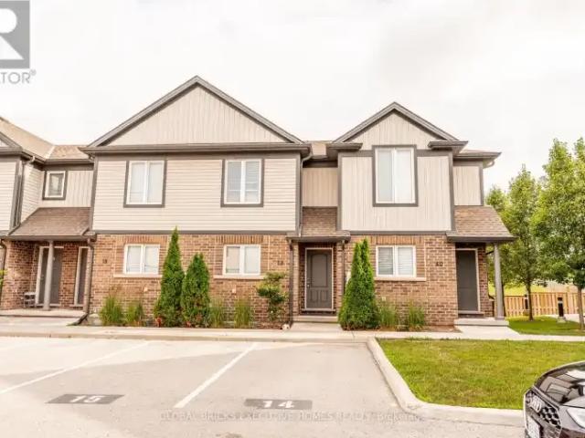 2 Bedroom Townhouse Niagara Falls ON 105005009