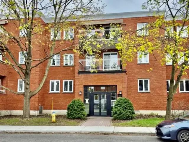2 Bedroom Townhouse Ottawa ON 102952086