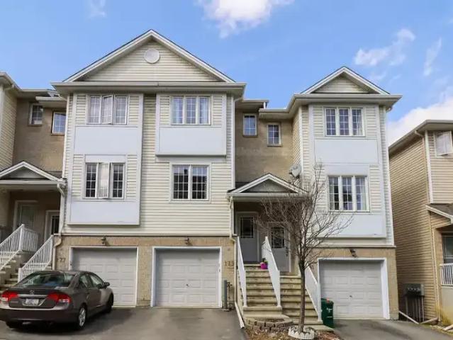 2 Bedroom Townhouse Ottawa ON 104401488