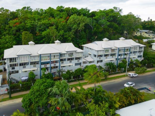 2 BEDROOM TOWNHOUSE AVAILABLE IN TRINITY BEACH UNFURNISHED