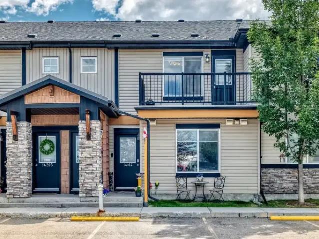 2 Bedroom Townhouse Airdrie AB 104985863