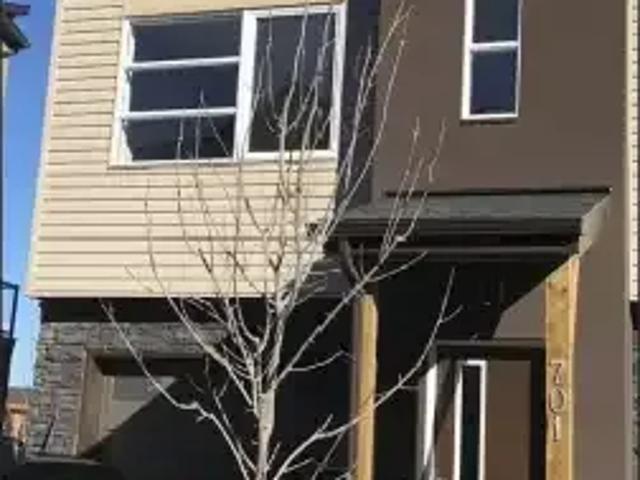2 Bedroom Townhouse Airdrie AB 104991517
