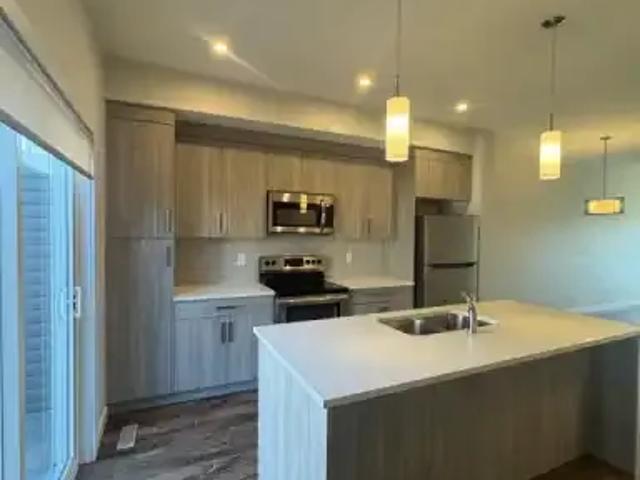 2 Bedroom Townhouse Airdrie AB 105110758