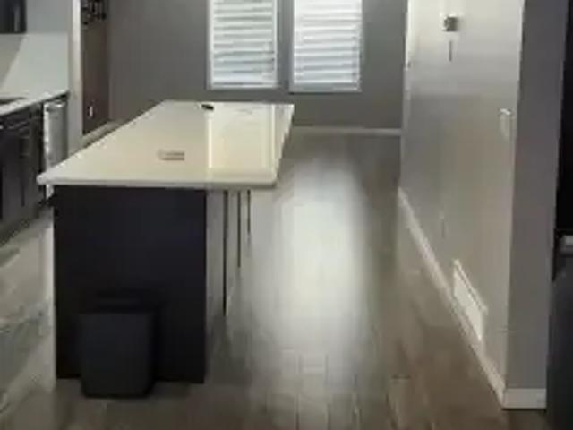 2 Bedroom Townhouse Airdrie AB 105226478