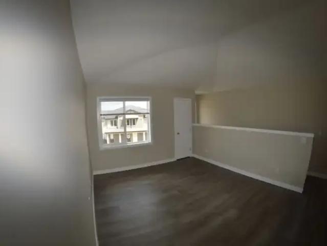 2 Bedroom Townhouse Airdrie AB 105543299