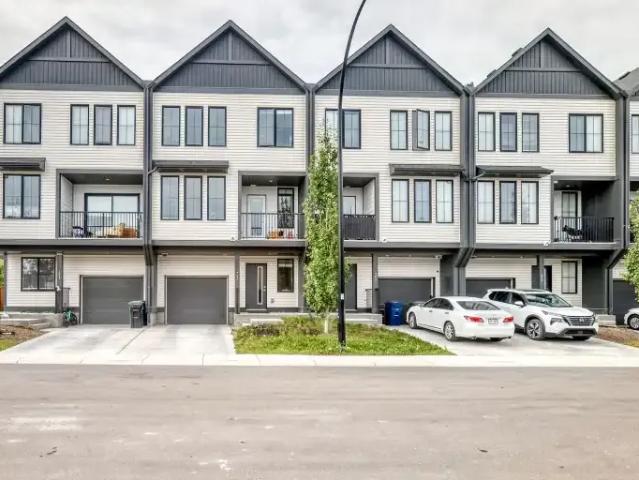 2 Bedroom Townhouse Airdrie AB 105643276