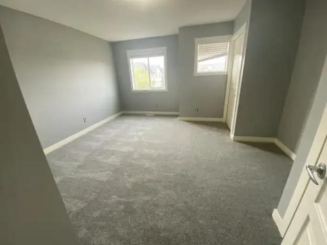2 Bedroom Townhouse Airdrie AB 105923687