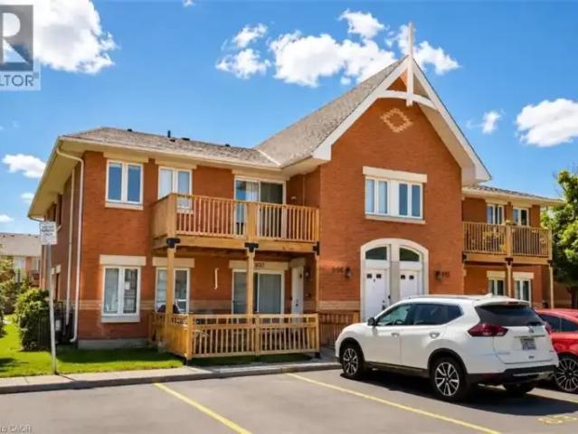 2 Bedroom Townhouse Burlington ON 103695196