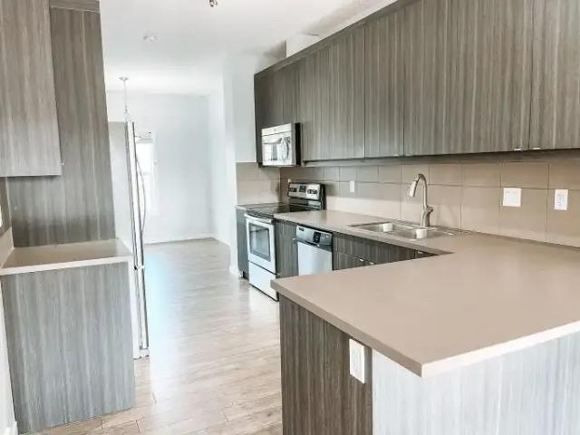 2 Bedroom Townhouse Calgary AB 104182061