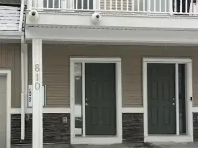 2 Bedroom Townhouse Calgary AB 104470027
