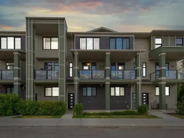2 Bedroom Townhouse Calgary AB 104563575