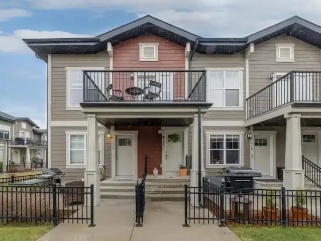2 Bedroom Townhouse Calgary AB 104841840