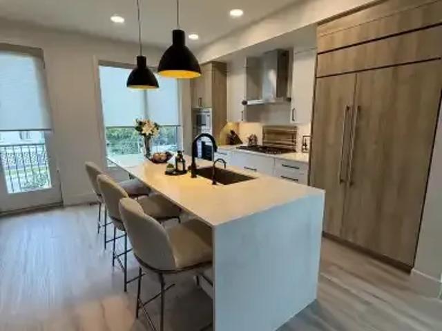 2 Bedroom Townhouse Calgary AB 104876009