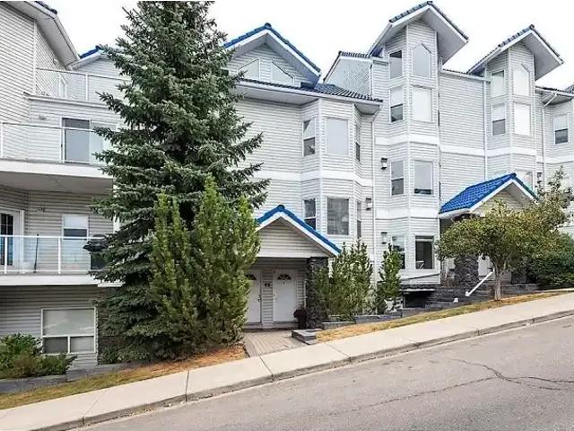 2 Bedroom Townhouse Calgary AB 104876631
