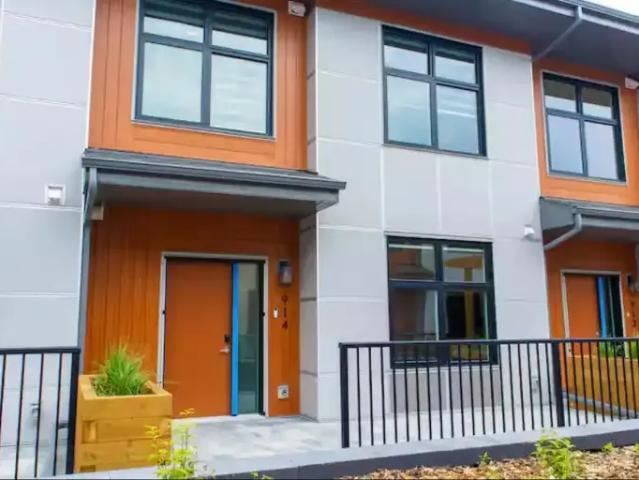 2 Bedroom Townhouse Calgary AB 104910261