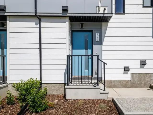 2 Bedroom Townhouse Calgary AB 104940803