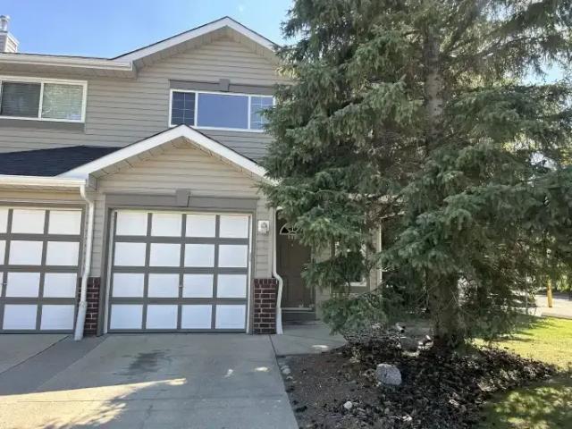 2 Bedroom Townhouse Calgary AB 104956698