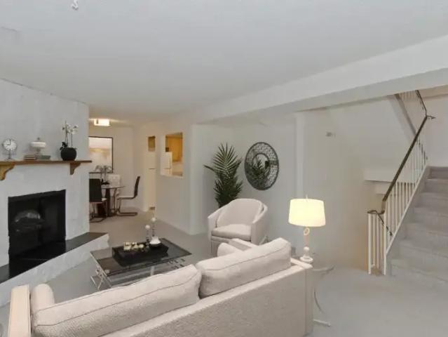 2 Bedroom Townhouse Calgary AB 104971972