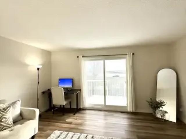 2 Bedroom Townhouse Calgary AB 104972986