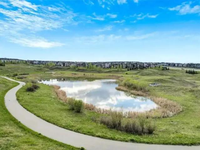 2 Bedroom Townhouse Calgary AB 105110784