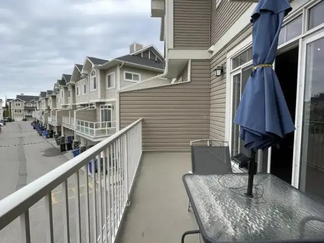 2 Bedroom Townhouse Calgary AB 105378102