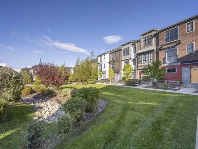 2 Bedroom Townhouse Calgary AB 105435126
