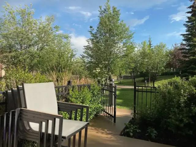 2 Bedroom Townhouse Calgary AB 105505893
