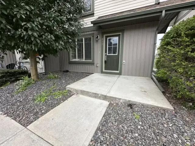 2 Bedroom Townhouse Calgary AB 105526068