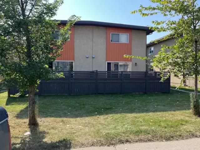 2 Bedroom Townhouse Calgary AB 105653835