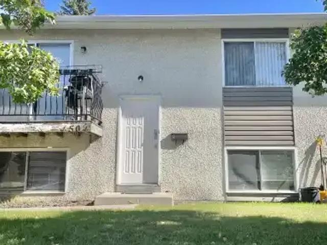 2 Bedroom Townhouse Calgary AB 105704030
