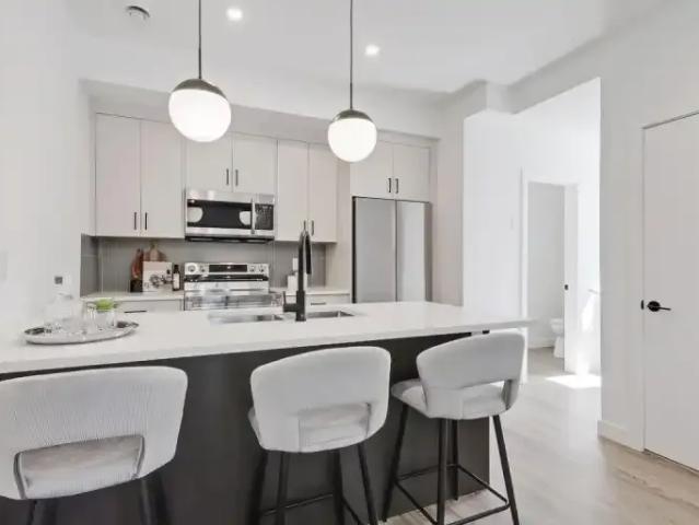 2 Bedroom Townhouse Calgary AB 94329553
