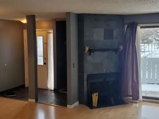 2 Bedroom Townhouse Calgary AB LS104957316