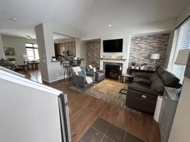 2 Bedroom Townhouse Calgary AB LS104183306