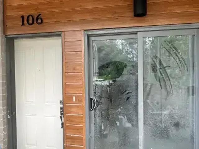 2 Bedroom Townhouse Cambridge ON 105565557