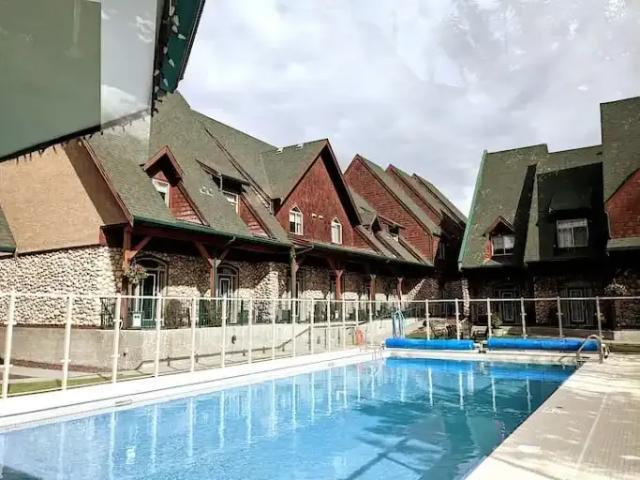 2 Bedroom Townhouse Canmore AB 105337521