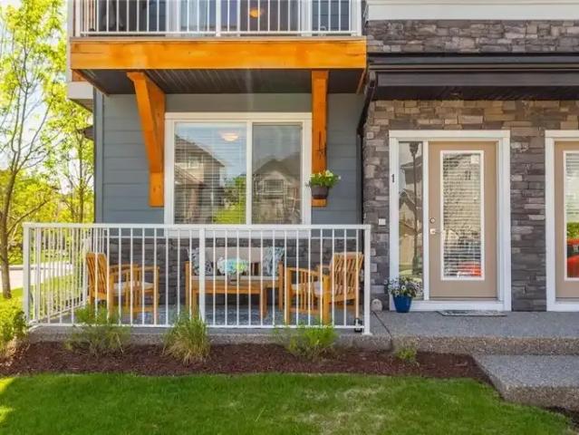 2 Bedroom Townhouse Chestermere AB 105601885