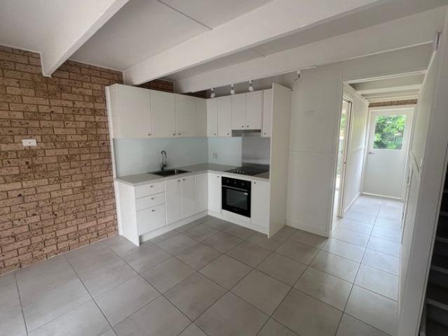 2 Bedroom Townhouse Close To Beach