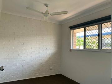 2 BEDROOM TOWNHOUSE CLOSE TO EVERYTHING