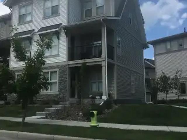 2 Bedroom Townhouse Cochrane AB 105945586
