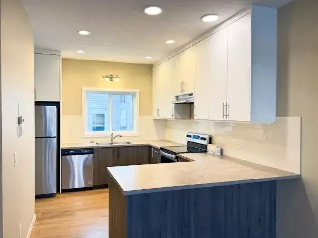 2 Bedroom Townhouse Crossfield AB 104711540