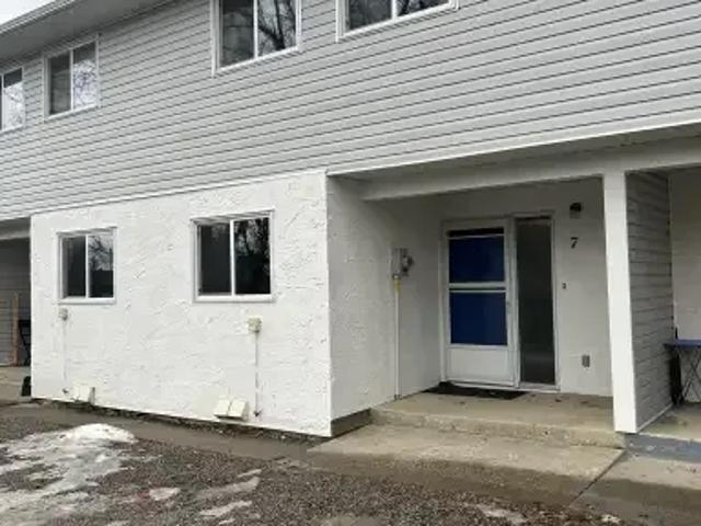2 Bedroom Townhouse Didsbury AB 105905829